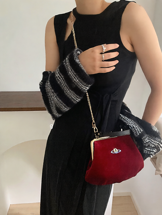 The Vesper Velvet Clasp Bag