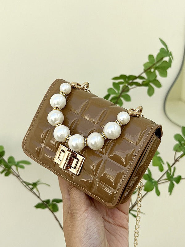 The Athena Pearl Messenger
