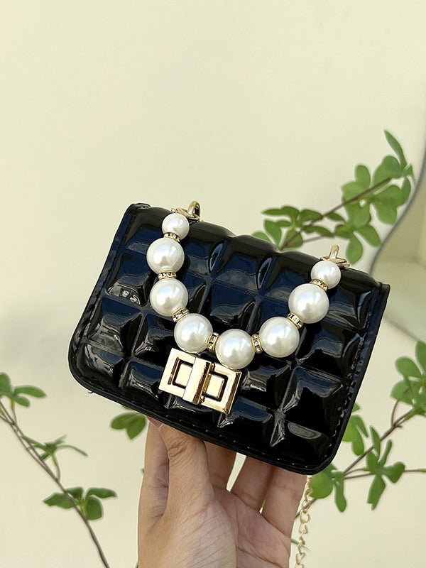 The Athena Pearl Messenger
