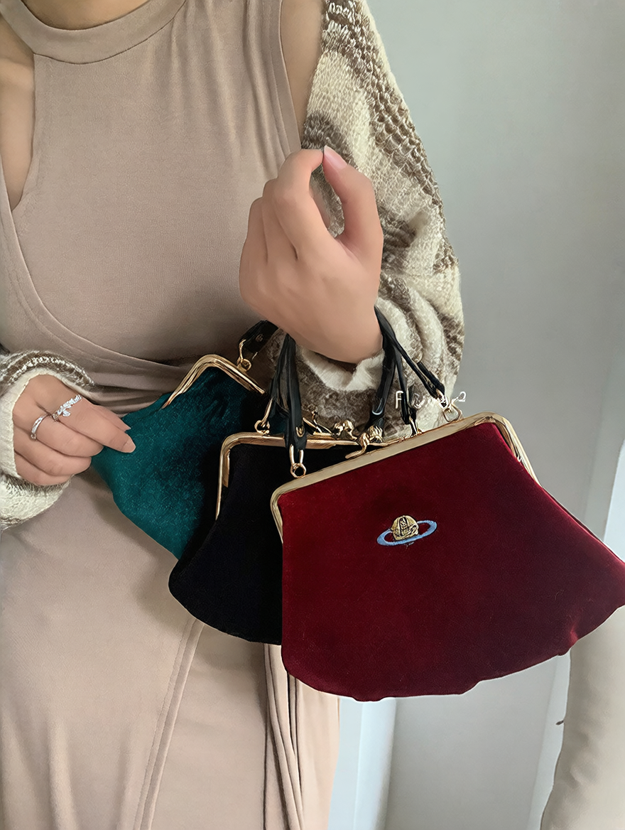 The Vesper Velvet Clasp Bag